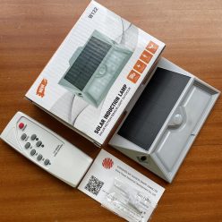  W-122 távirányítós napelemes lámpa