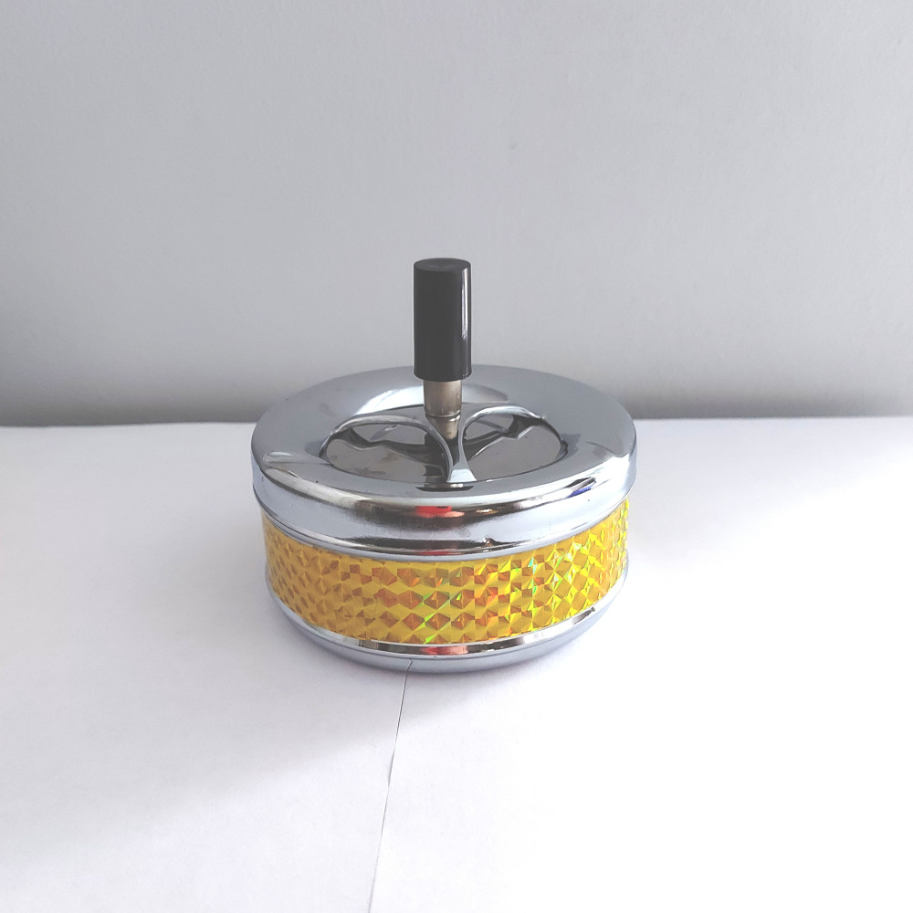 Image of Bepörgetős hamutartó-több színben